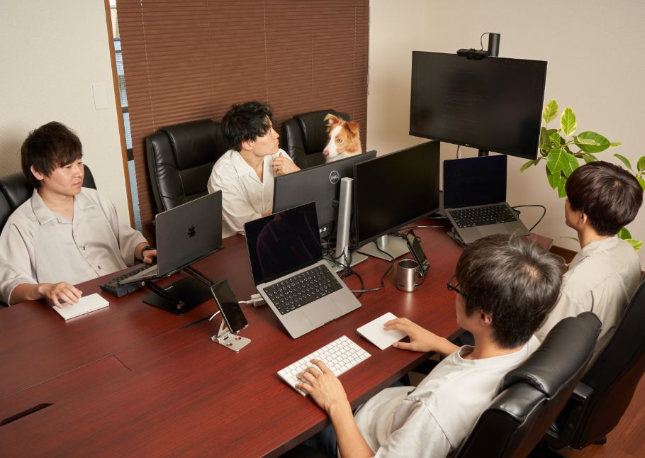 打ち合わせ仕事風景